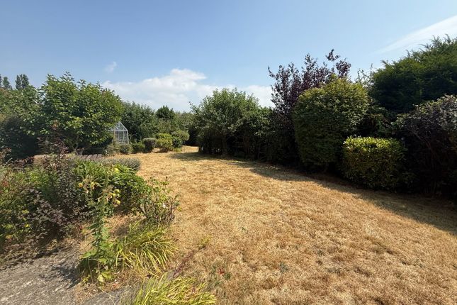 7, Christopher Drive, Wirral photo 2