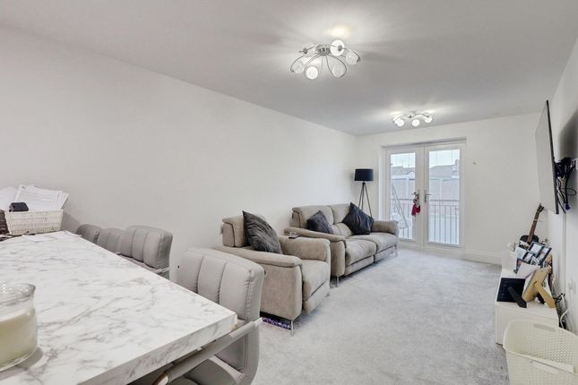 9, Halle Mews, Benfleet photo 2