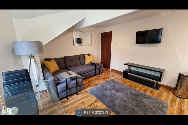 Thumbnail Flat to rent in Polygon Road, Manchester