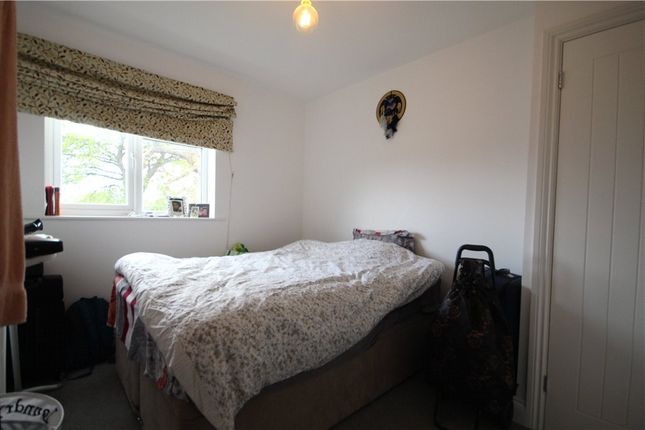 Maisonette to rent in Simplemarsh Road, Addlestone, Surrey