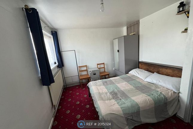 Thumbnail Room to rent in Sycamore Court, Hounslow