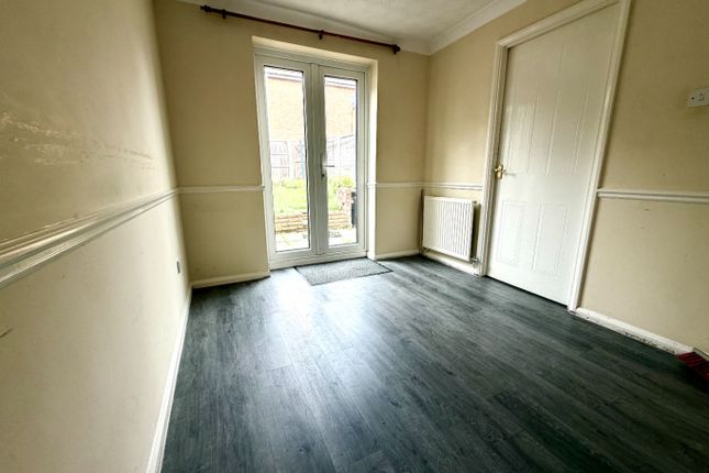 44 Chalkdown, Luton, Bedfordshire photo 3