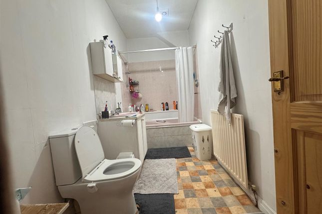 3, Lyndhurst Road, Burnley photo 5