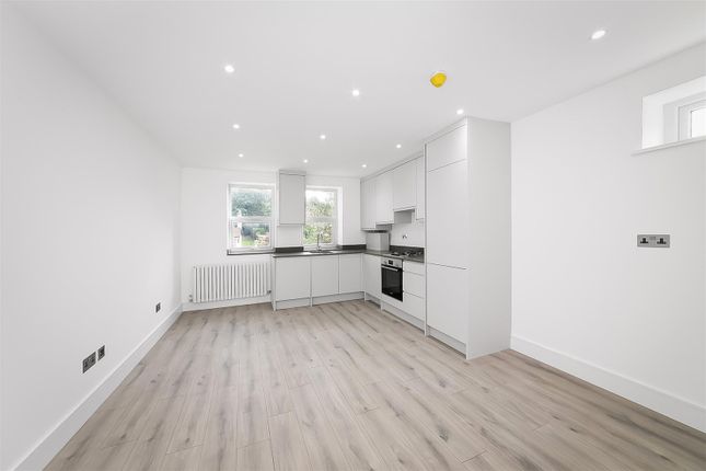 Woodcote Valley Road, Purley photo 2