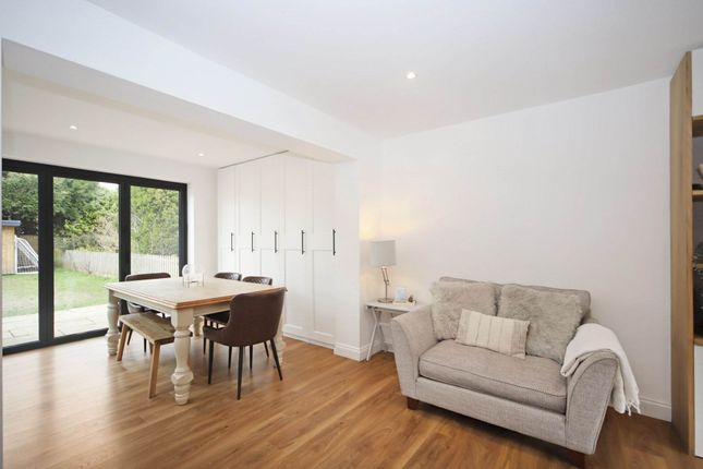 12, Harcourt Road, Tring photo 4