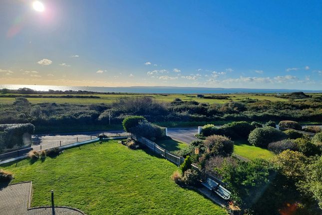 Flat 8 Channel House, 386, Sea Front, Hayling Island photo 2