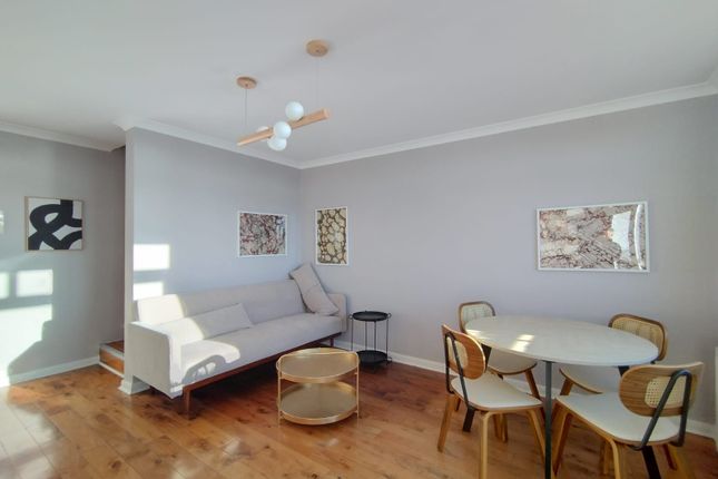 Flat 13 Campden Hill Towers, 112 Notting Hill Gate, London photo 2