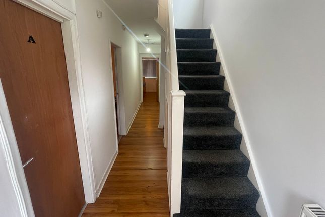 7 Clifton Avenue, Manchester photo 3