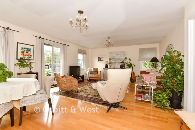 4, Wheelwrights Close, Arundel photo 4