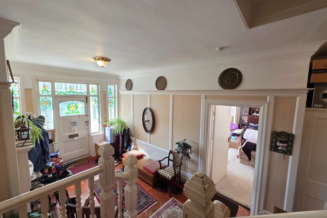 81, Chatsworth Road, Greater London photo 5