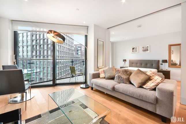 Studio flat on Apartment 33, 2, Riverlight Quay, London, £425,000