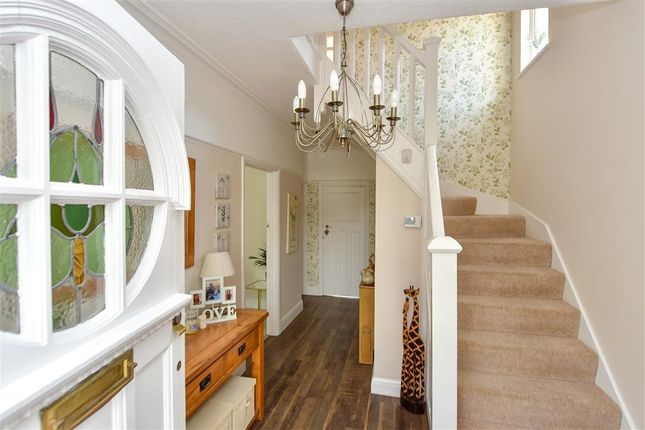 Park Crescent, Chatham photo 5