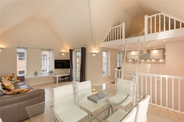 Butterfly Cottage, 13, Pound Lane, Canterbury photo 3