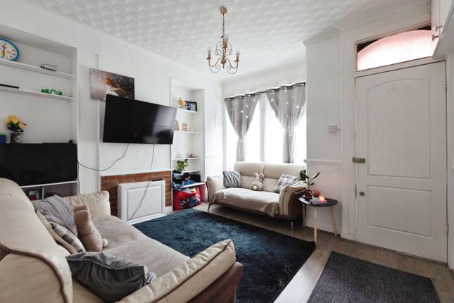 14, Brettenham Road, London photo 2