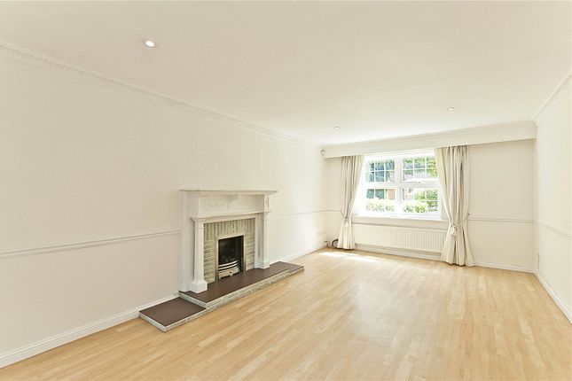 3, Nightingale Close, Surrey photo 3
