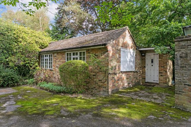 Robinswood, 2 Dukes Kiln Drive, Gerrards Cross photo 2