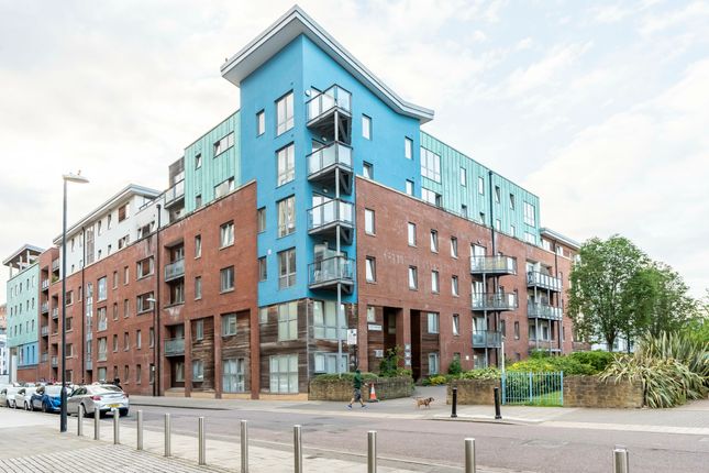 Thumbnail Flat for sale in Crown &amp; Anchor House, Sweetman Place, Temple Quay, Bristol