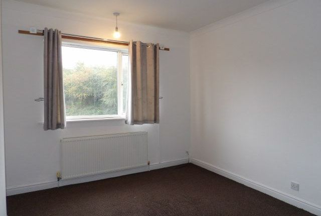 6 Riviera Parade, Doncaster photo 5