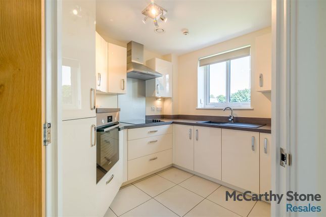 37 Llys Isan, Ilex Close, Llanishen, Cardiff photo 4