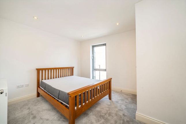 5 Old Timber Court, Acton Lane, London photo 4