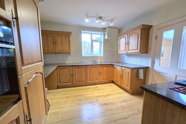 6 Bradbury Avenue, Altrincham photo 4