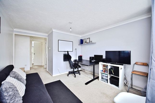 16, Gorham Drive, Maidstone photo 2