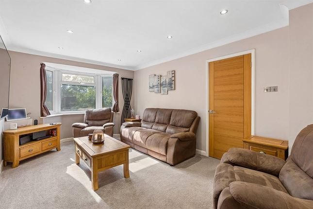 31, Barrington Crescent, Birchington photo 3