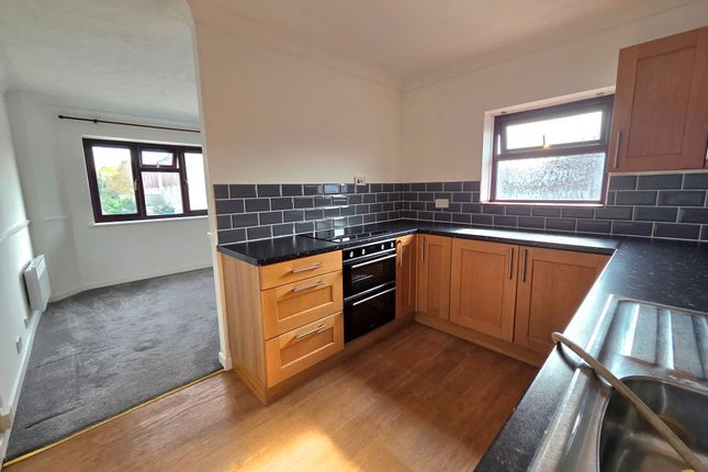 76, Gosport photo 4