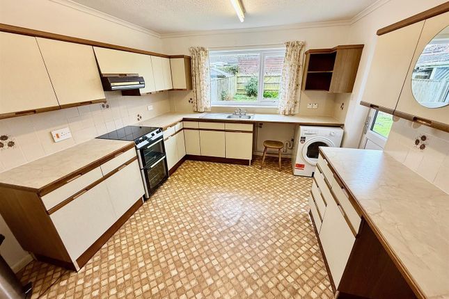 2, St. Nicholas Drive, Great Yarmouth photo 4