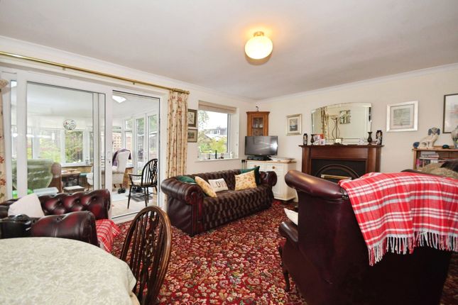 6, Beaumont Drive, Derbyshire photo 3