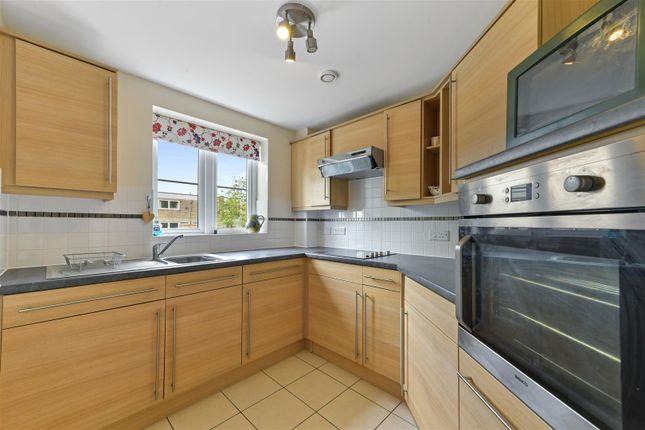 23 Goodes Court, Baldock Road, Royston photo 2