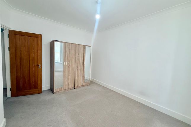 Flat 2, 5, Brisbane Road, Leyton photo 5