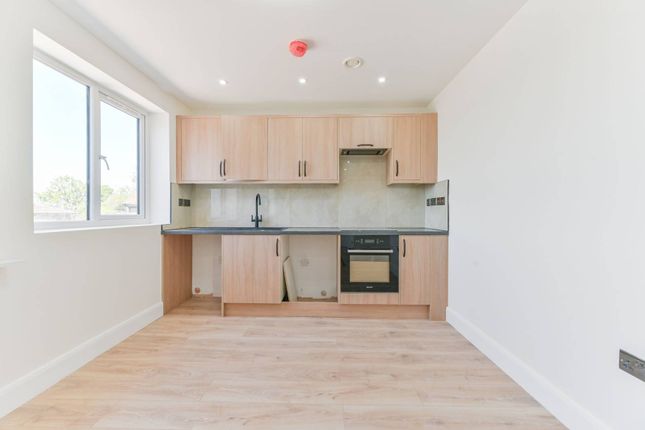 Waverley Way, Carshalton Beeches photo 5