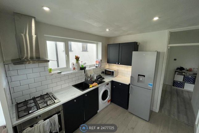 Modern Kitchen With White Goods Included