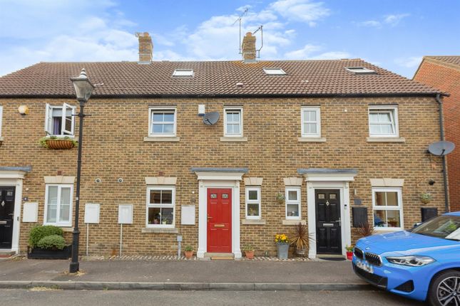 Thumbnail Terraced house for sale in Coombe Lane, Aylesbury