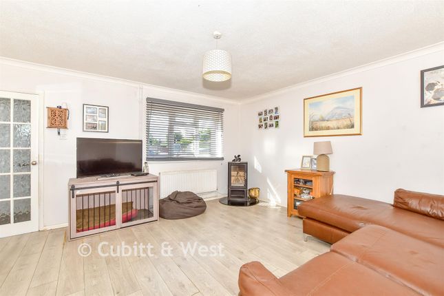 3, Springfield Close, Chichester photo 4