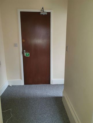 Flat 2, 70, Trinity Road, Bridlington photo 2