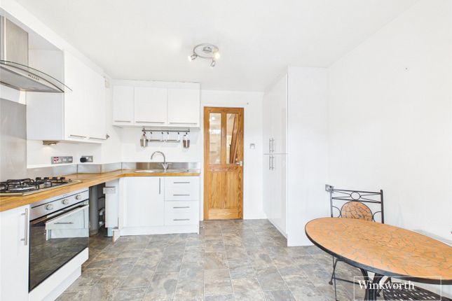 12, Huscarle Way, Reading photo 3