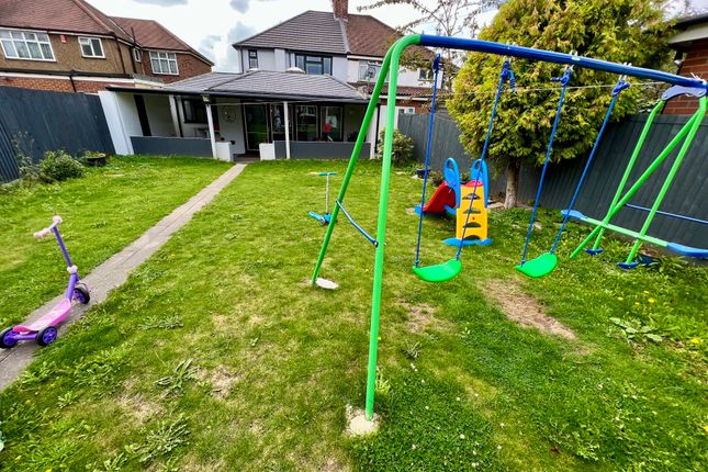 65, Cranford Lane, Hounslow photo 2