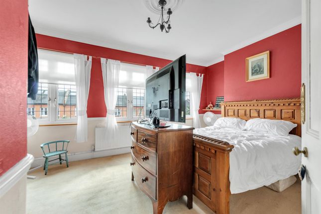 Terraced house for sale in Dumbreck Road, London