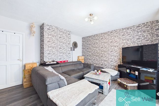 9, Malcolm Drive, Manchester photo 4