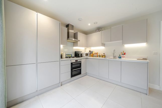 PRIVATE SO, 12, Burnham Court, Burnham photo 4