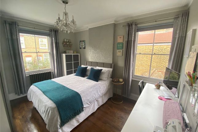 Terraced house to rent in Warwick Road, London