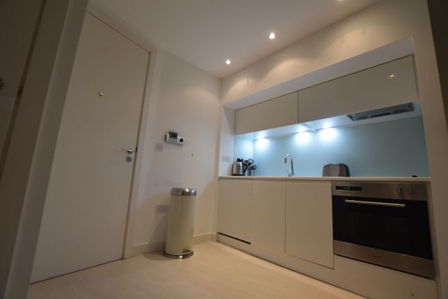 Apt 104, Leeds photo 5