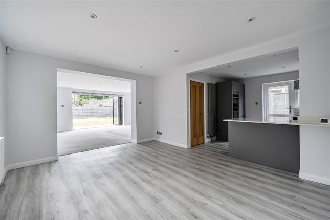 3, Fontwell Close, Maidenhead photo 2