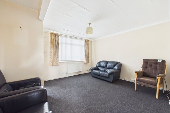 100, Tamar Way, Berkshire photo 3