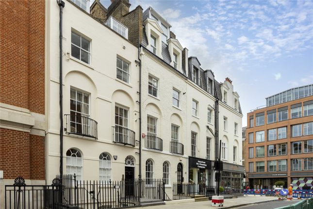 Flat for sale in Sloane Terrace, London