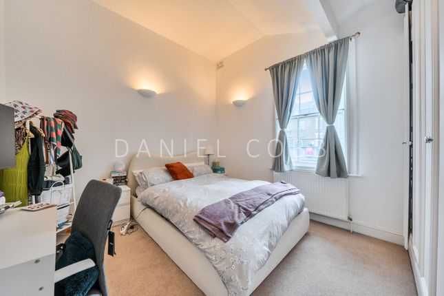 7 Triangle Estate 197-199 Kennington Lane, London photo 3