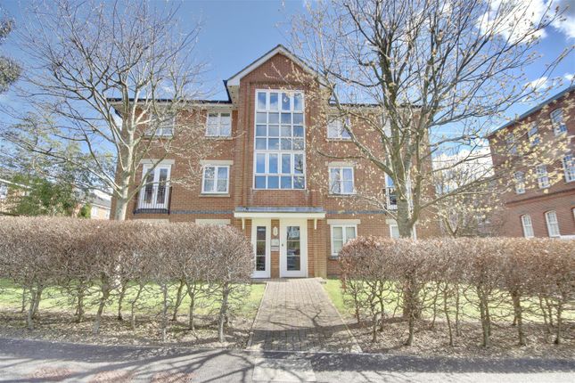 Thumbnail Flat for sale in Serotine Close, Knowle, Hampshire