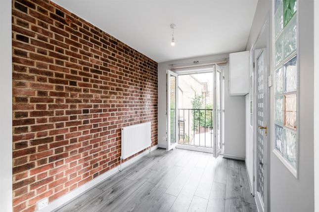 Flat 4, 2 Elphinstone Road, Walthamstow photo 4
